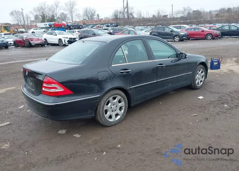 2005 Mercedes-Benz C 240 Luxury 4Matic из США, поврежденный, VIN WDBRF81J35F577393